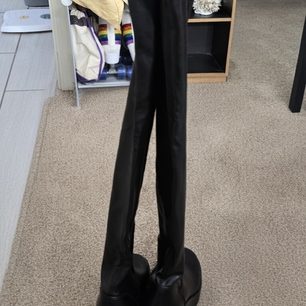 NWOT Glossy Black Over the Knee Platform Boots - Picture 9 of 10